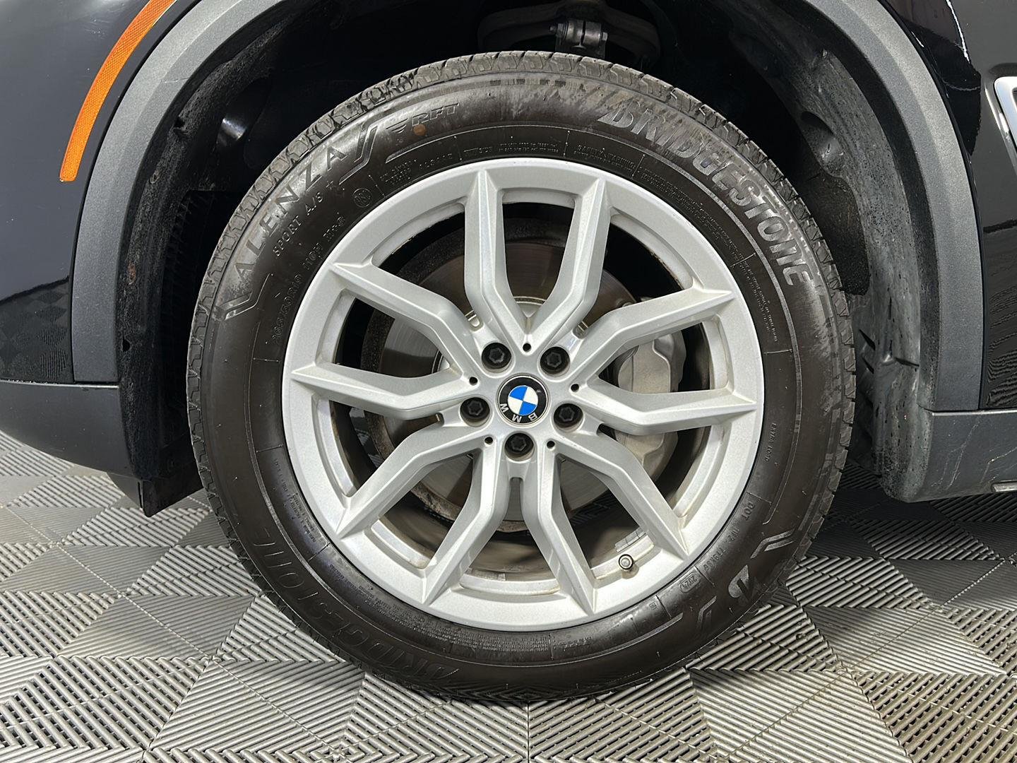 Used 2021 Jet Black BMW xDrive40i image 8