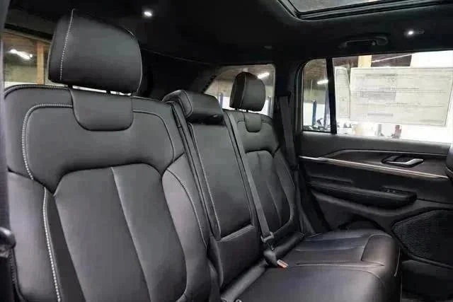 2025 Jeep Grand Cherokee Limited - Photo 29