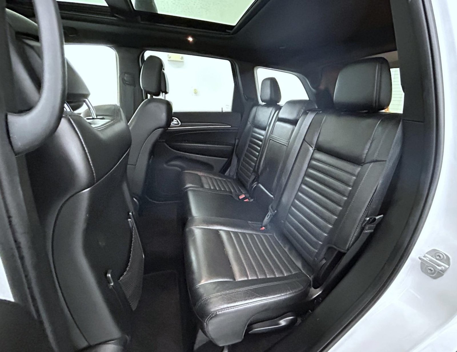 Used 2018 White Jeep Limited image 19