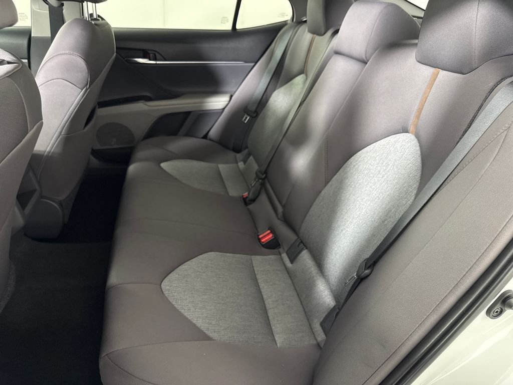 2019 Toyota Camry LE - Photo 11