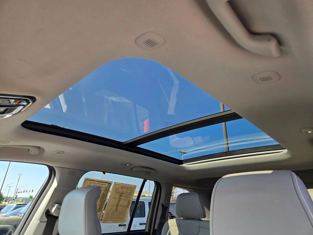 Certified Used 2022 Black Jeep Summit 4xe image 28