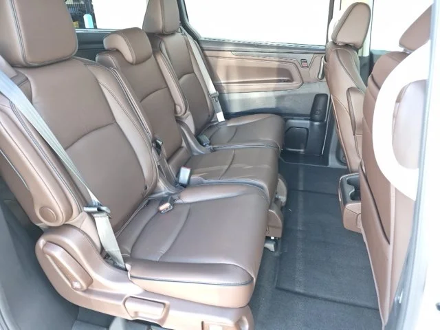 New 2027 Platinum White Pearl Honda Touring image 26