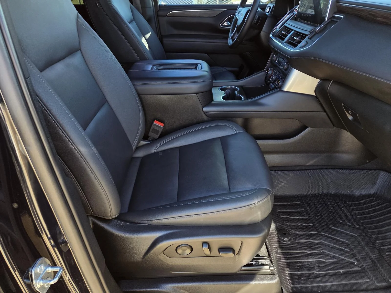 Used 2023 Midnight Blue Metallic Chevrolet Z71 image 40