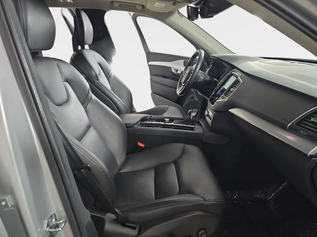 Used 2017 Bright Silver Metallic Volvo T6 Momentum image 10