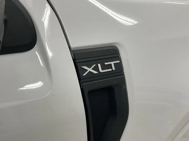 New 2026 Oxford White Ford XLT image 13