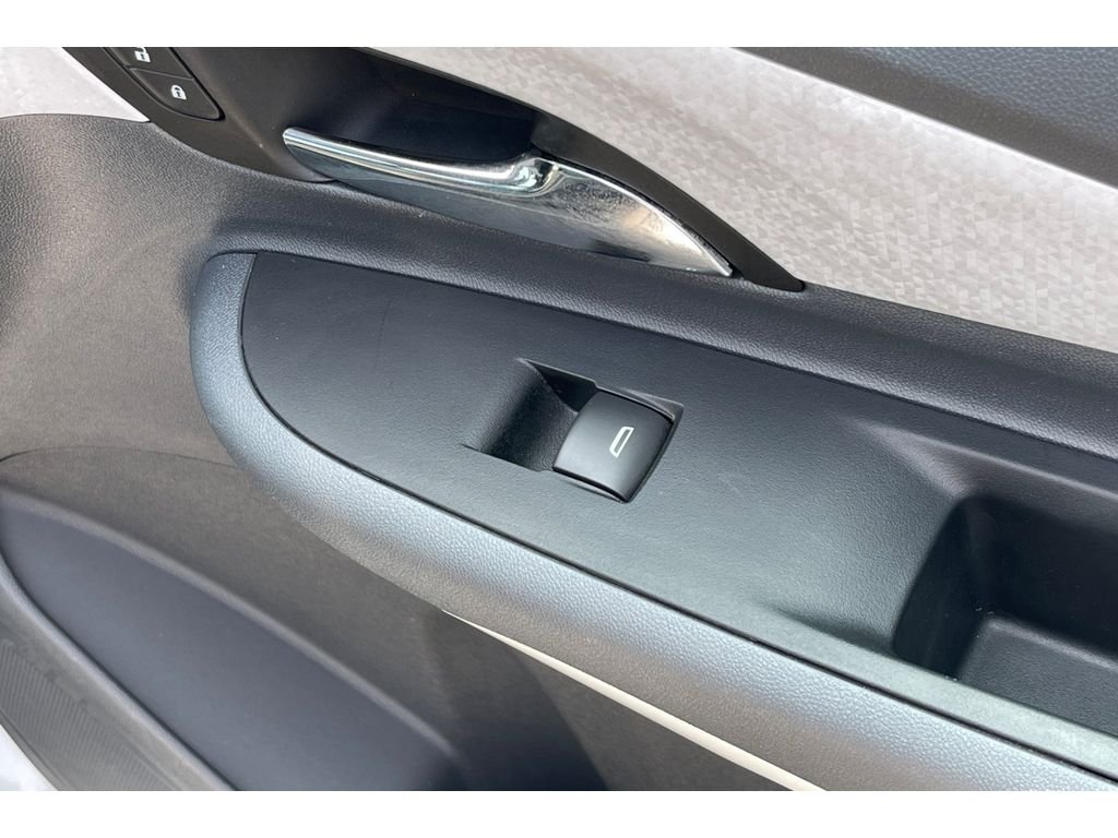 Used 2017 Silver Ice Metallic Chevrolet Premier image 21