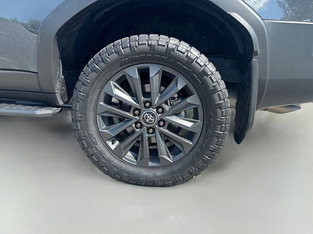 Used 2025  Toyota Base image 11