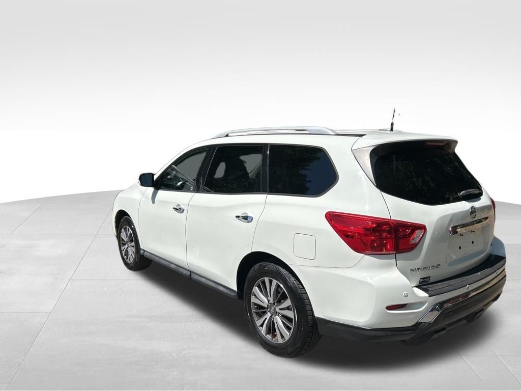 Used 2017 White Nissan SV image 3