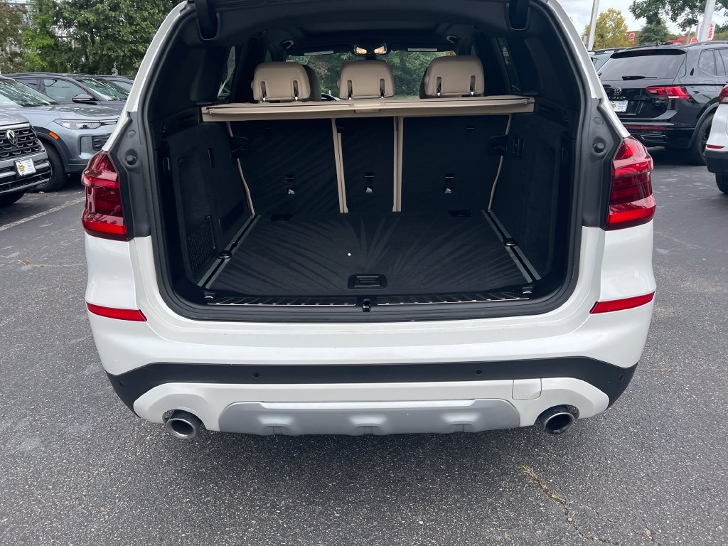 Used 2021 White Metallic BMW xDrive30i image 27