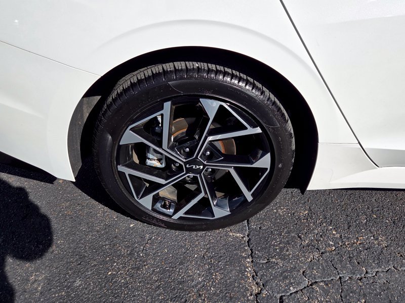 Used 2026 White Kia EX image 9