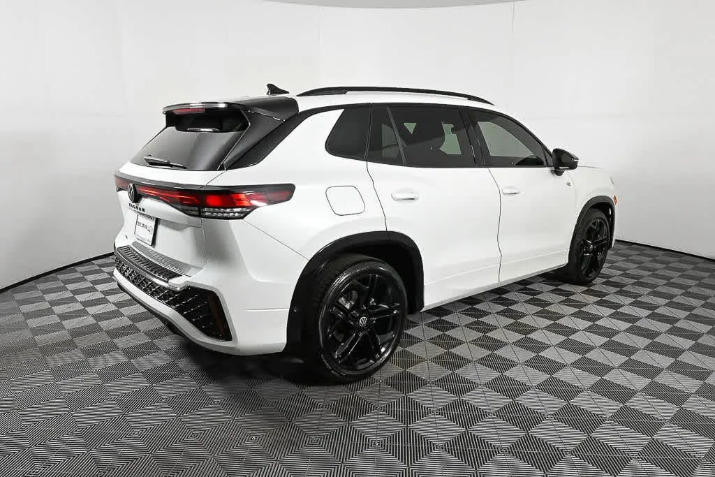 New 2026 Opal White Pearl Volkswagen SE R-Line Black image 3