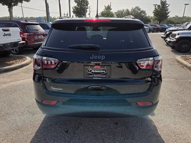 New 2026 Diamond Black Crystal Pearlcoat Jeep Latitude image 11