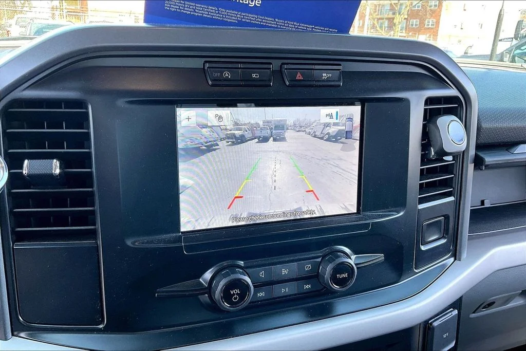 Used 2023 Blue Ford XLT image 18