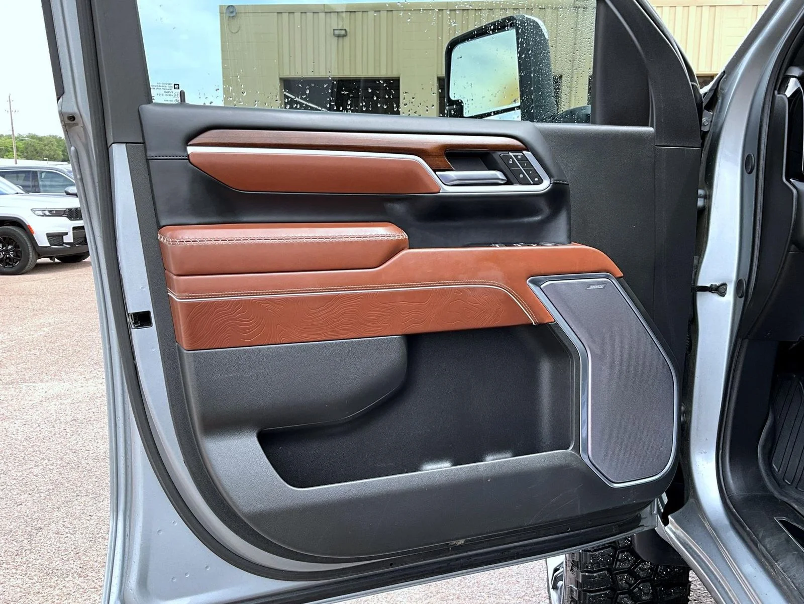 Used 2025 Silver GMC Denali Ultimate image 10