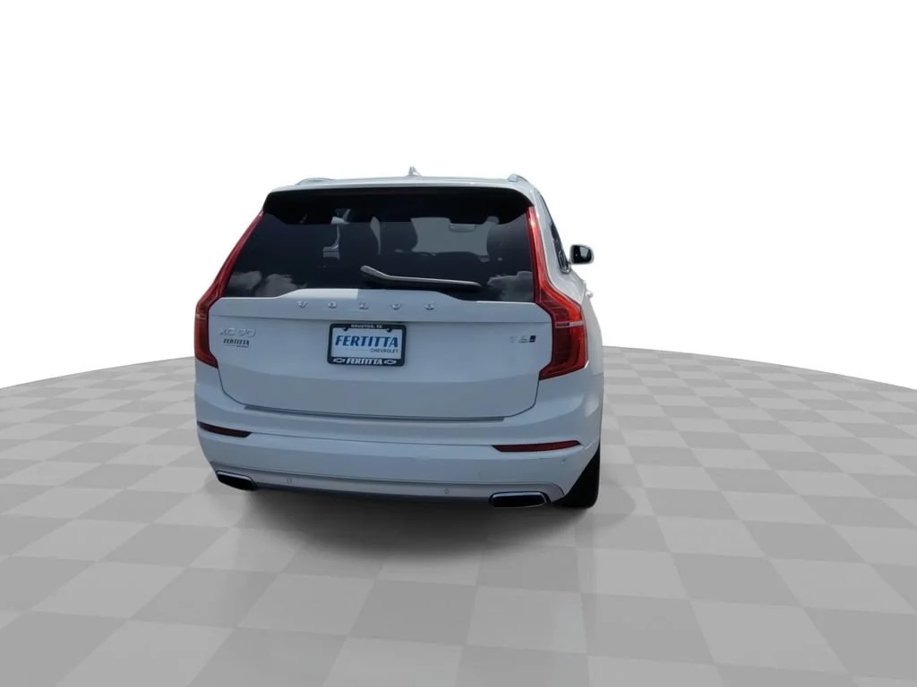 Used 2020 White Volvo T6 Momentum 7 Passenger image 7