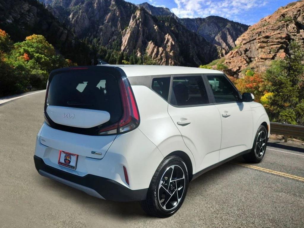 Used 2025 White Kia EX image 3