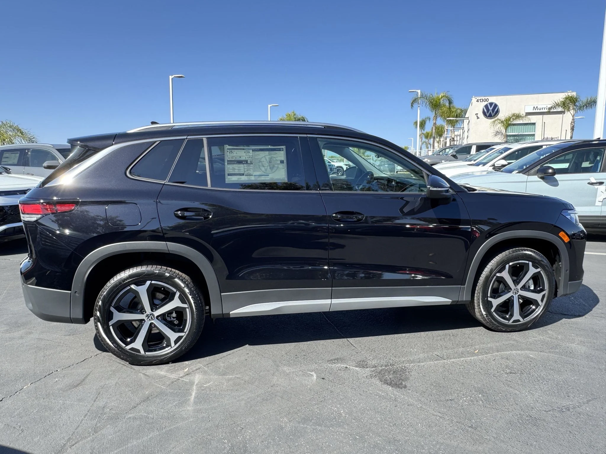 New 2026 Deep Black Pearl Volkswagen SE image 9