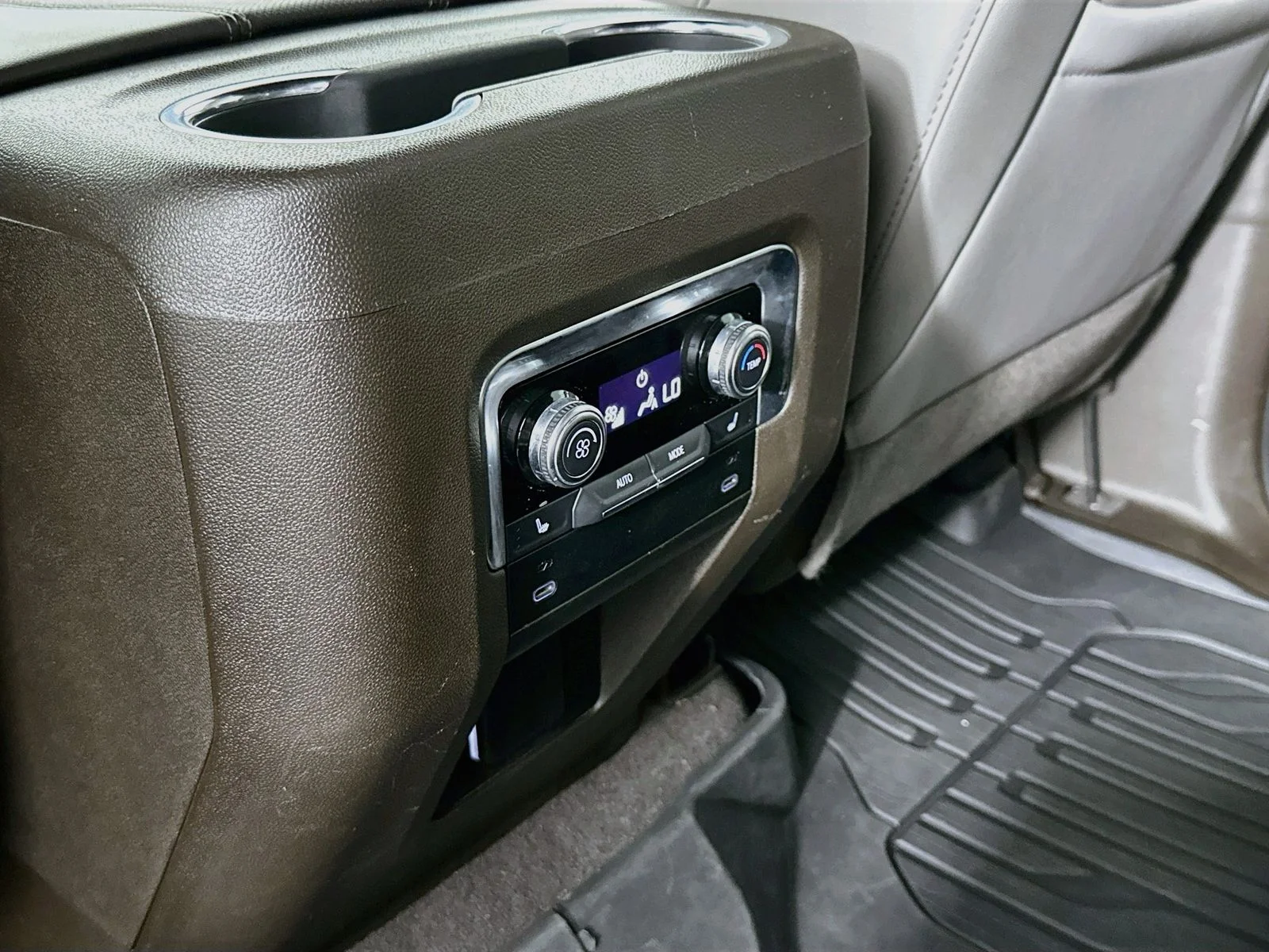 Used 2026 Summit White GMC Elevation image 27