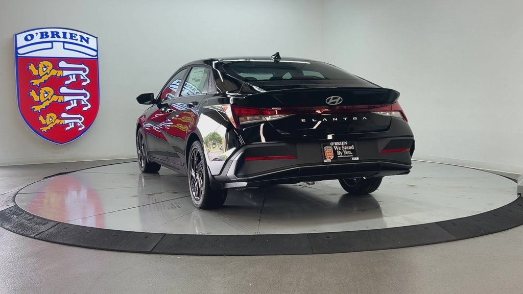 Used 2026 Abyss Black Hyundai SEL Sport image 5