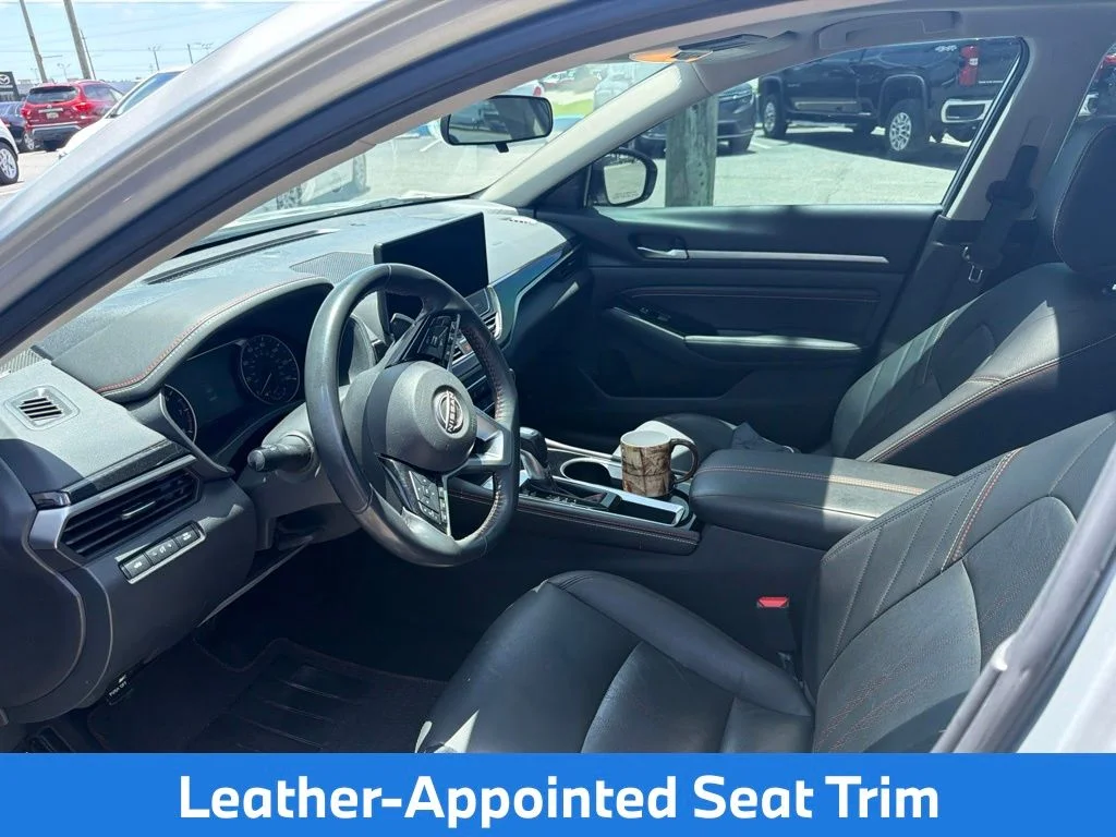 Used 2023 Silver Nissan 2.5 SR image 11