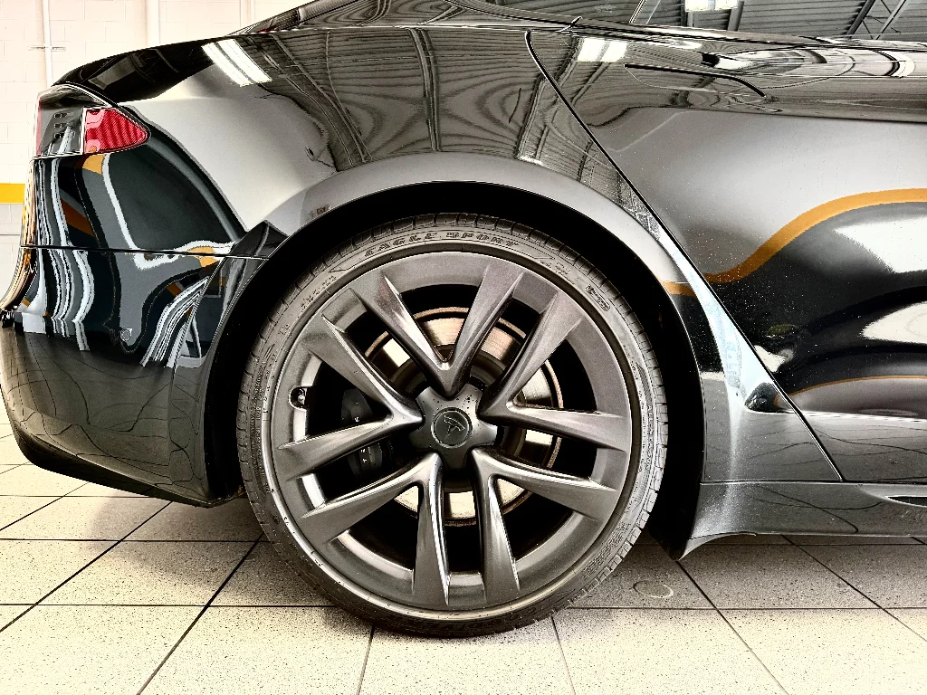 Used 2022 Solid Black Tesla Plaid image 9