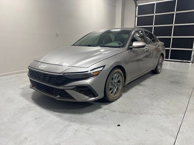 Used 2024 Beige Hyundai SEL image 2