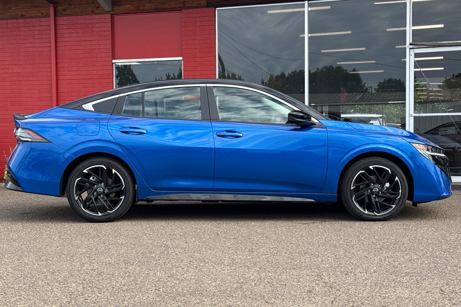 New 2026 Bluestone Pearl/Super Black Nissan SR image 3