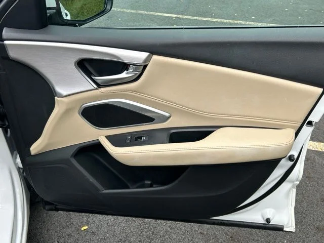 Used 2021  Acura Base image 50