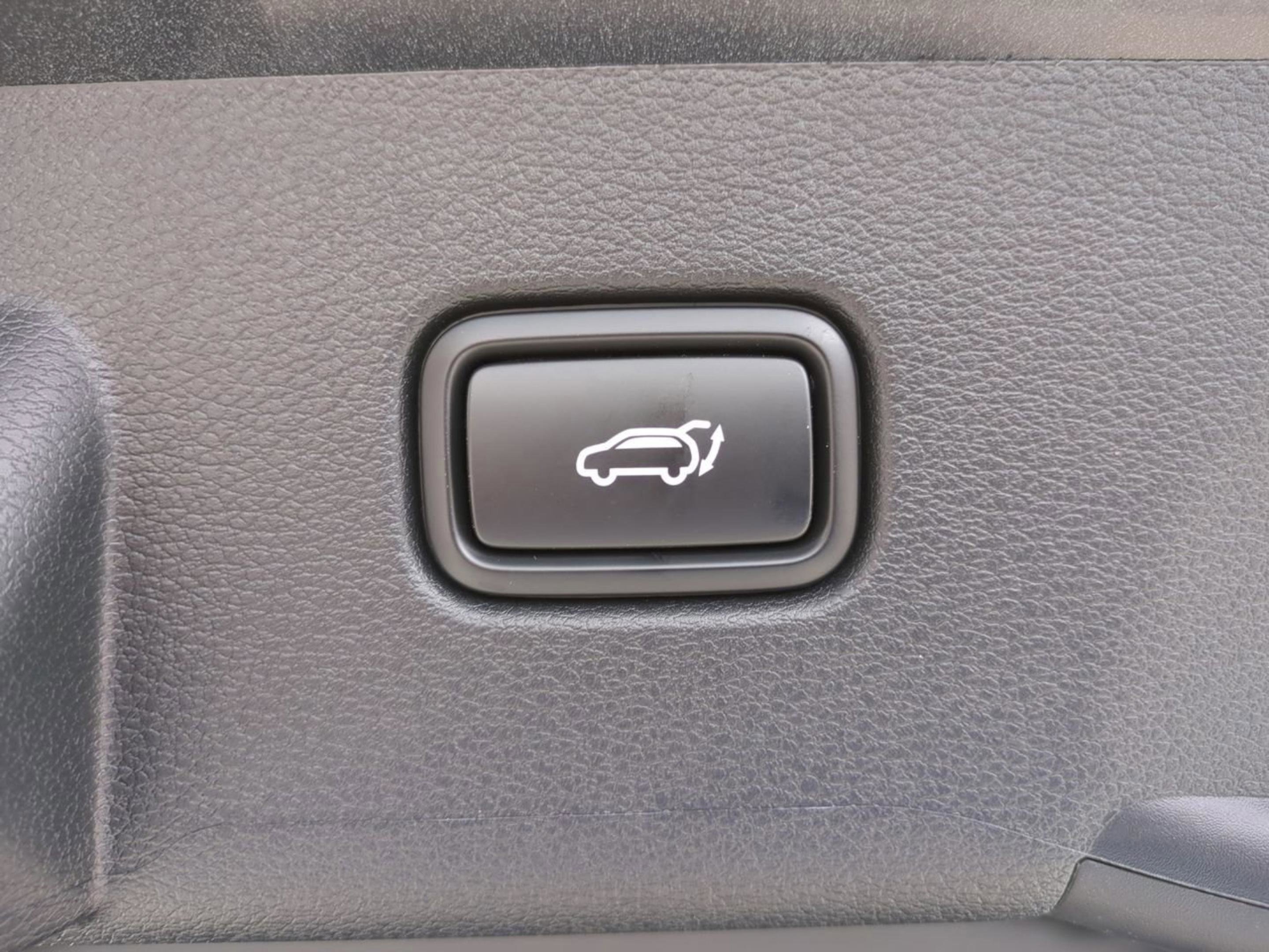 New 2026 Glacial White Pearl Kia SX image 45
