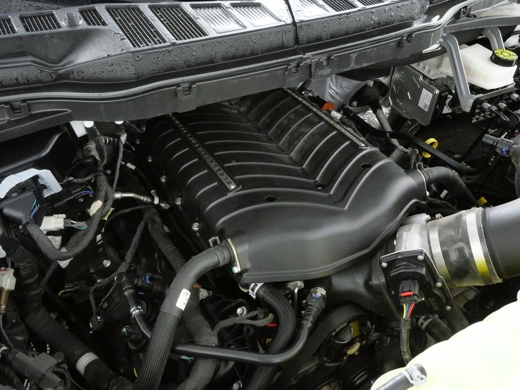 Used 2025 White Ford XL image 9