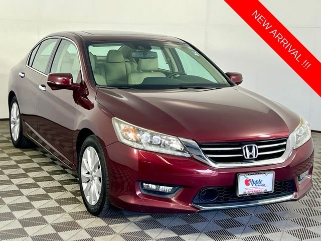 Used 2014 Basque Red Pearl II Honda Touring image 1