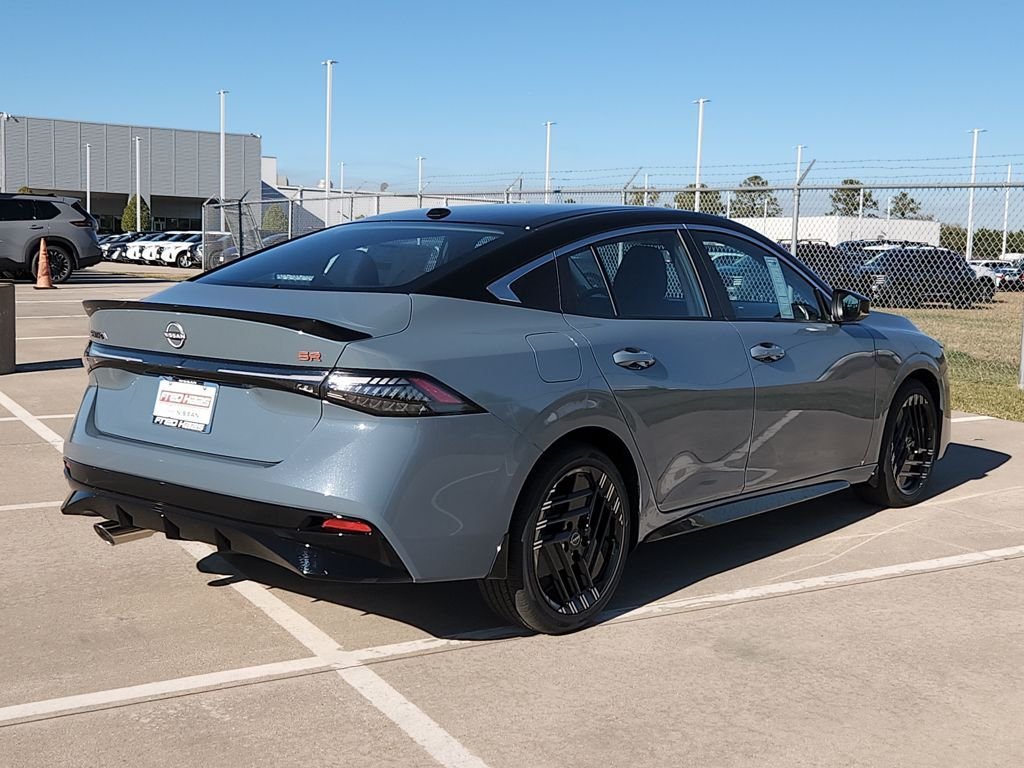 New 2026 Atlantic Gray Metallic / Super Black Two-tone Nissan SR image 6