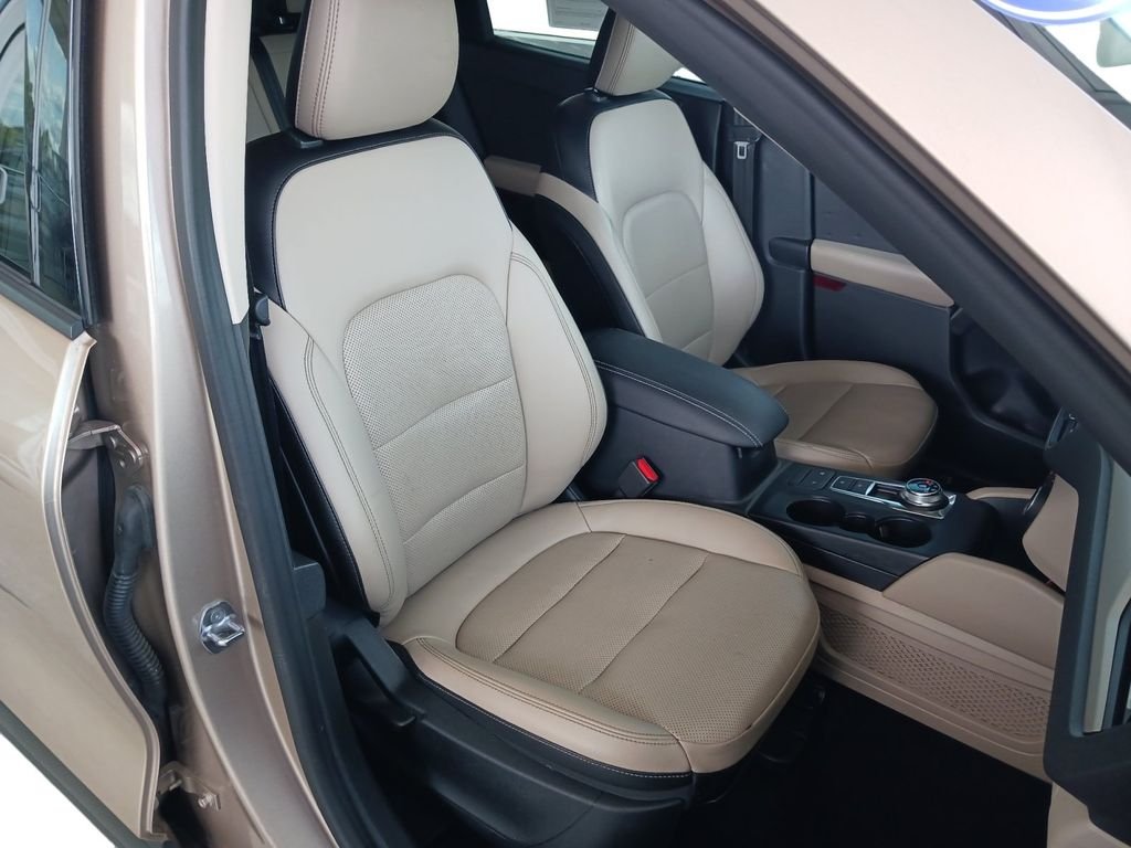 Used 2020 Gold Ford SEL image 27