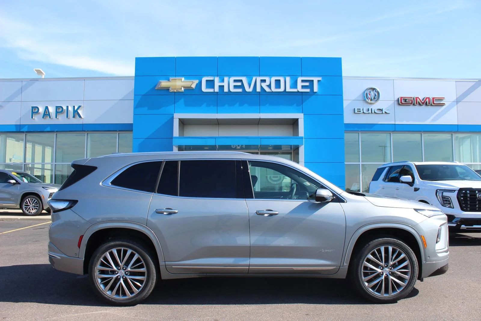 2026 Buick Enclave Avenir AWD's photo