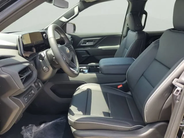 New 2026 Black Chevrolet LT - Extended Range image 19