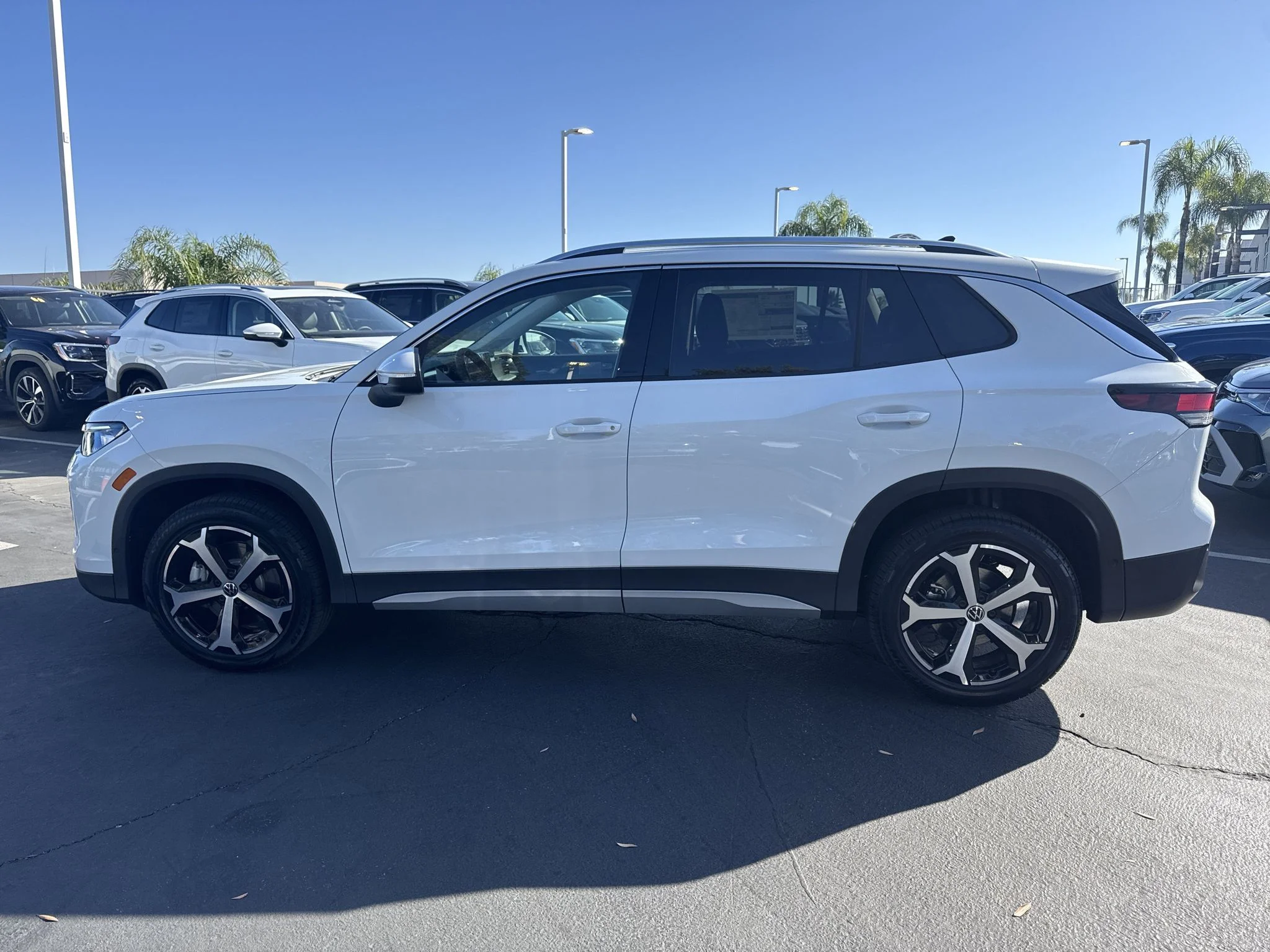New 2026 Pure White Volkswagen SE image 5
