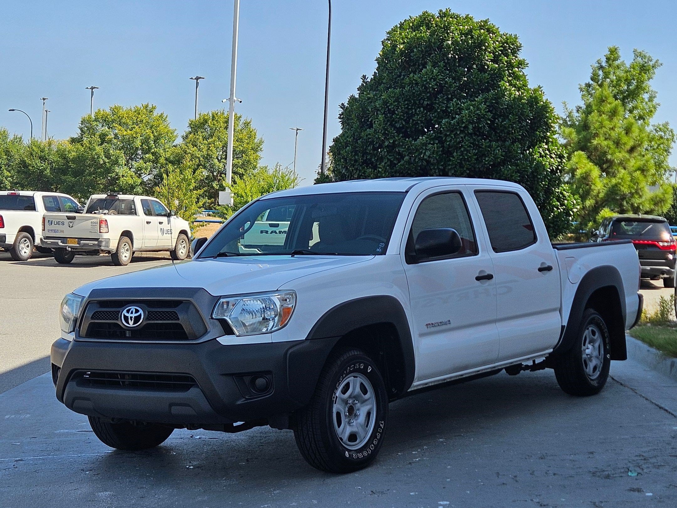 Used 2013 Super White Toyota  image 3