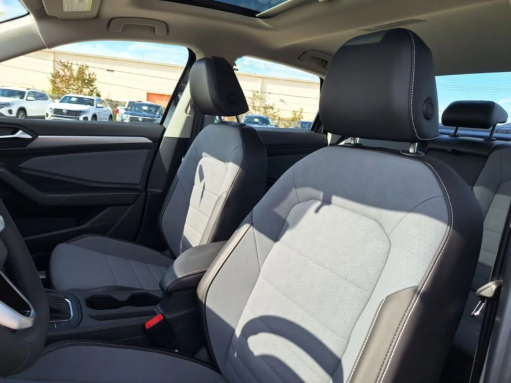 New 2026 Black Volkswagen 1.5T SE image 11