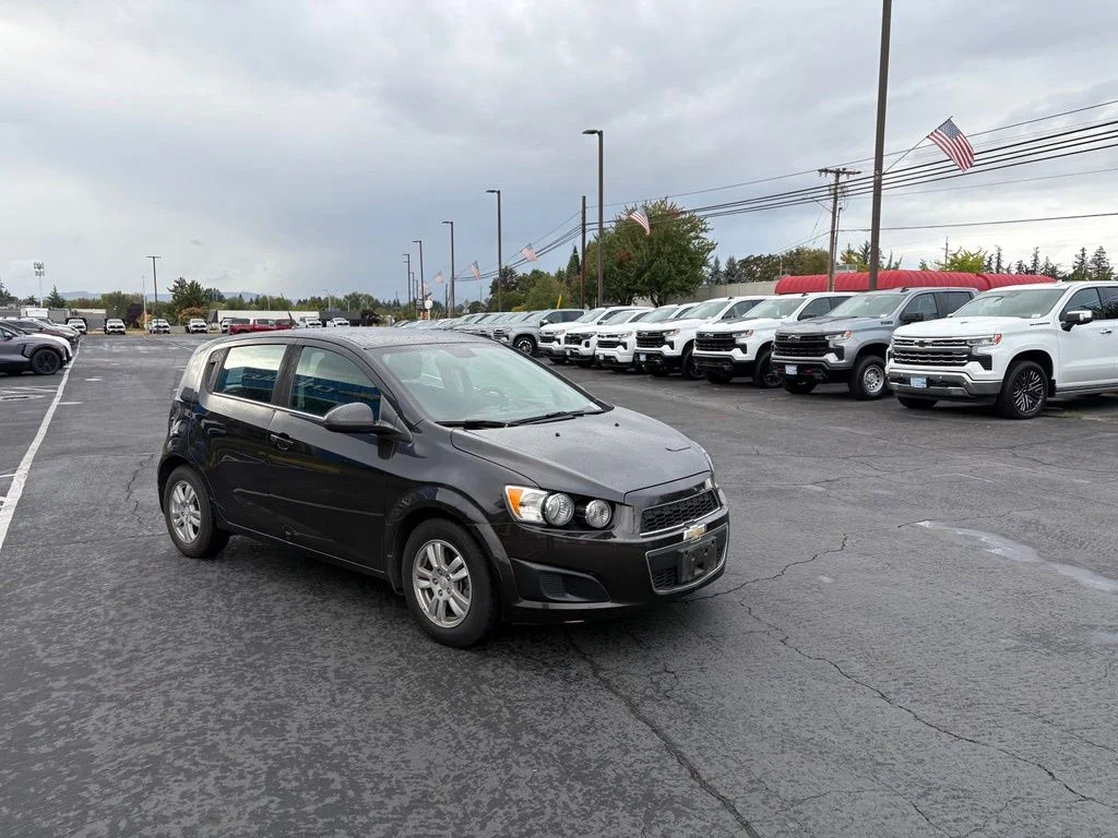 Used 2013 Mocha Bronze Metallic Chevrolet LT image 6