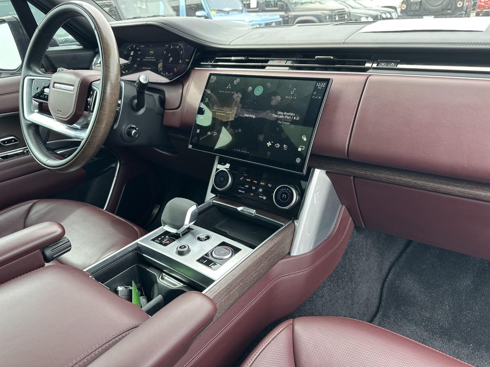 Used 2023 Portofino Blue Metallic Land Rover Autobiography image 15