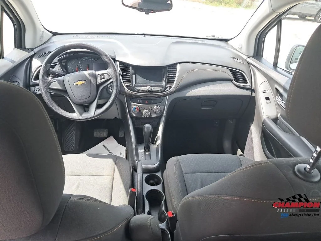 Used 2018 White Chevrolet LS image 44