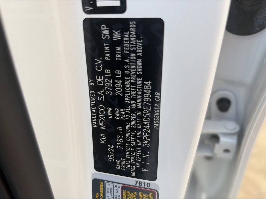 Used 2024 White Kia LXS image 34