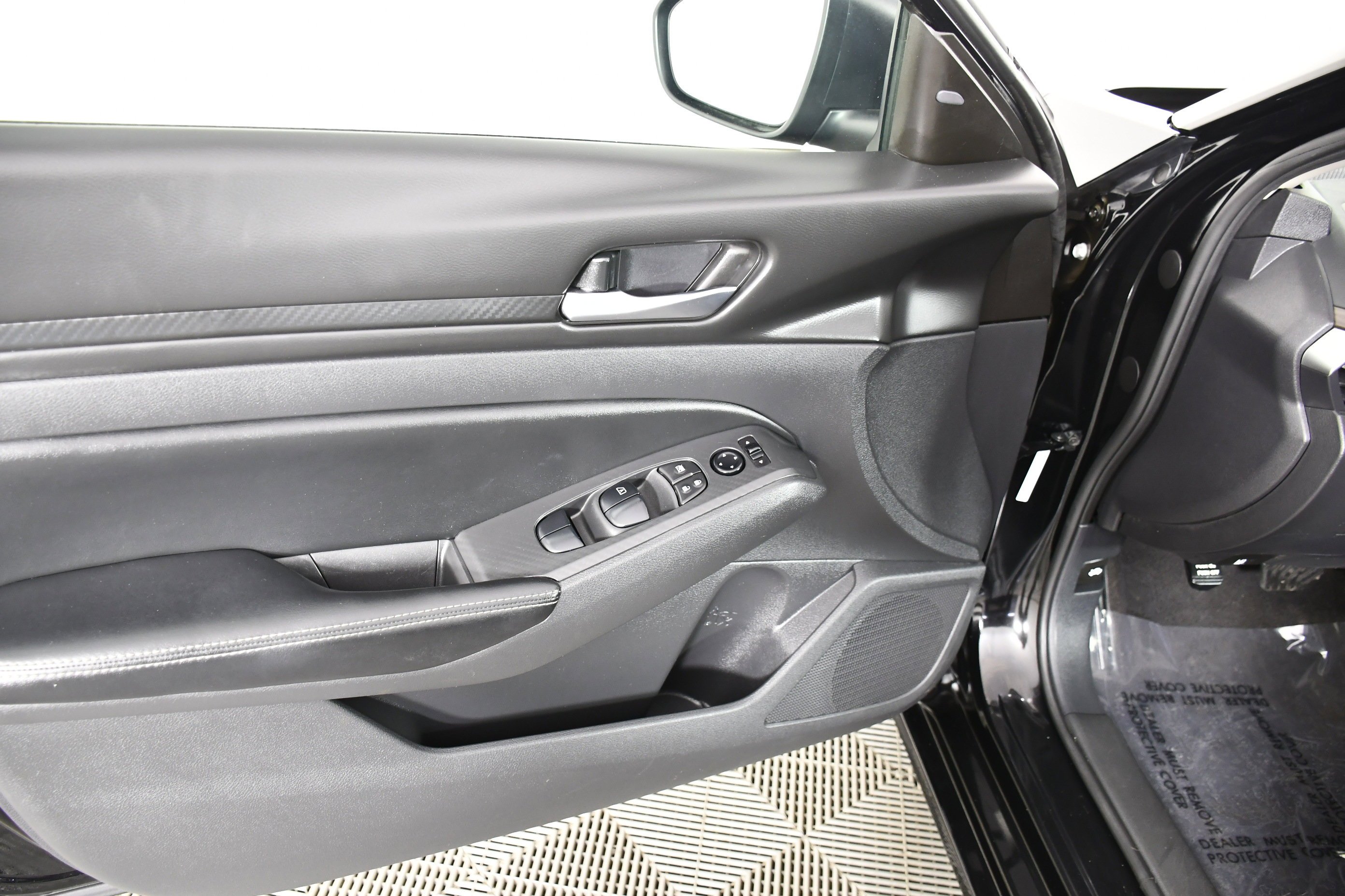 Used 2024 Super Black Nissan 2.5 SV image 35
