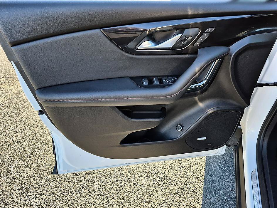 Used 2019 Summit White Chevrolet RS image 12