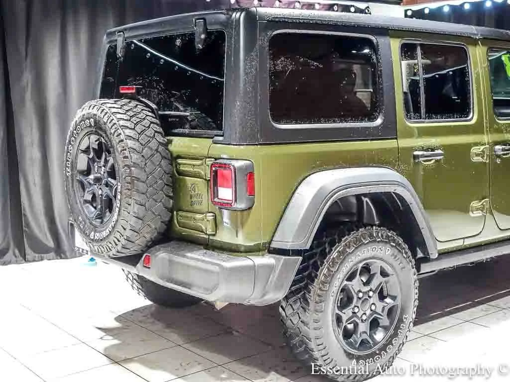 Used 2023 Green Jeep 4x4 image 10