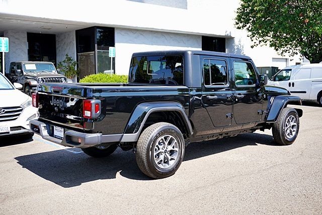 New 2025 Black Clear-Coat Exterior Paint Jeep Sport S image 9