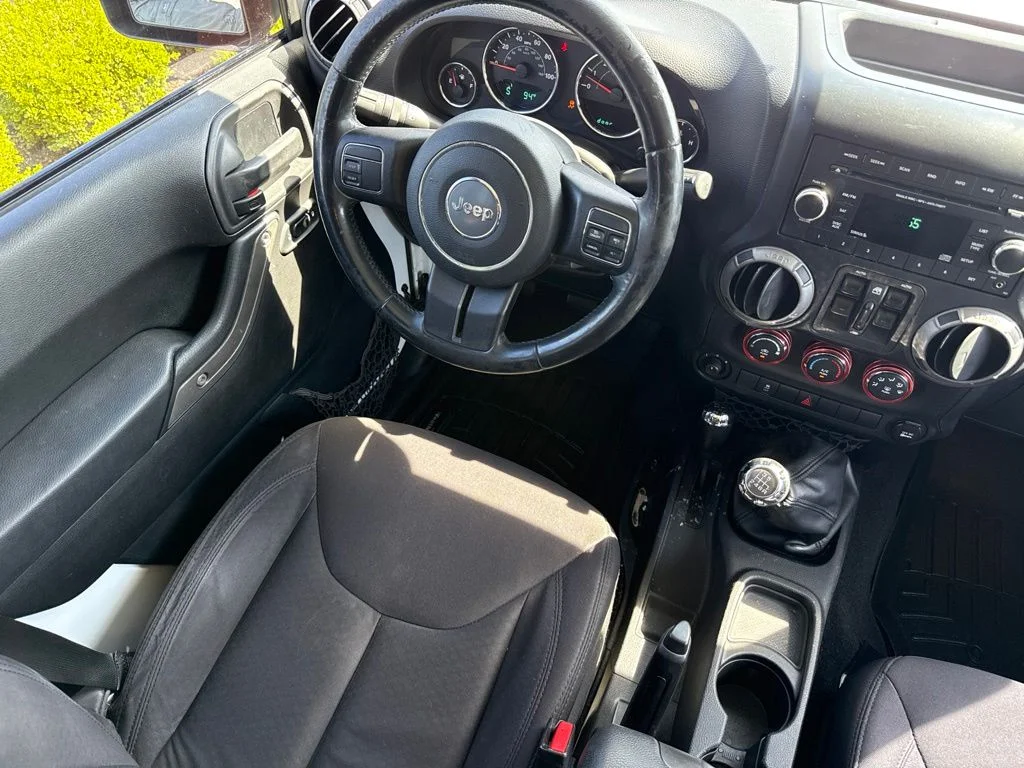 Used 2013 Bright White Jeep Unlimited Sport image 16