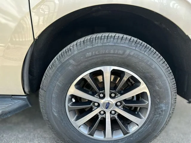 Used 2018 Gold Ford XLT image 10