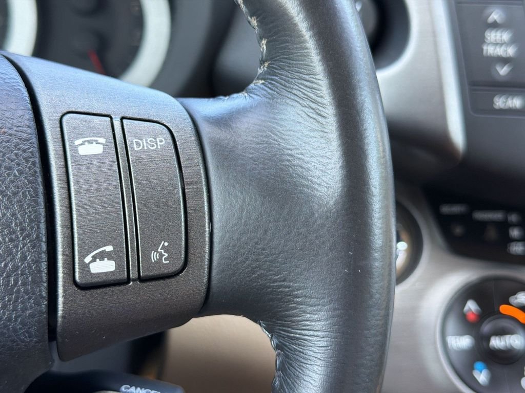 Used 2011  Toyota Limited image 16