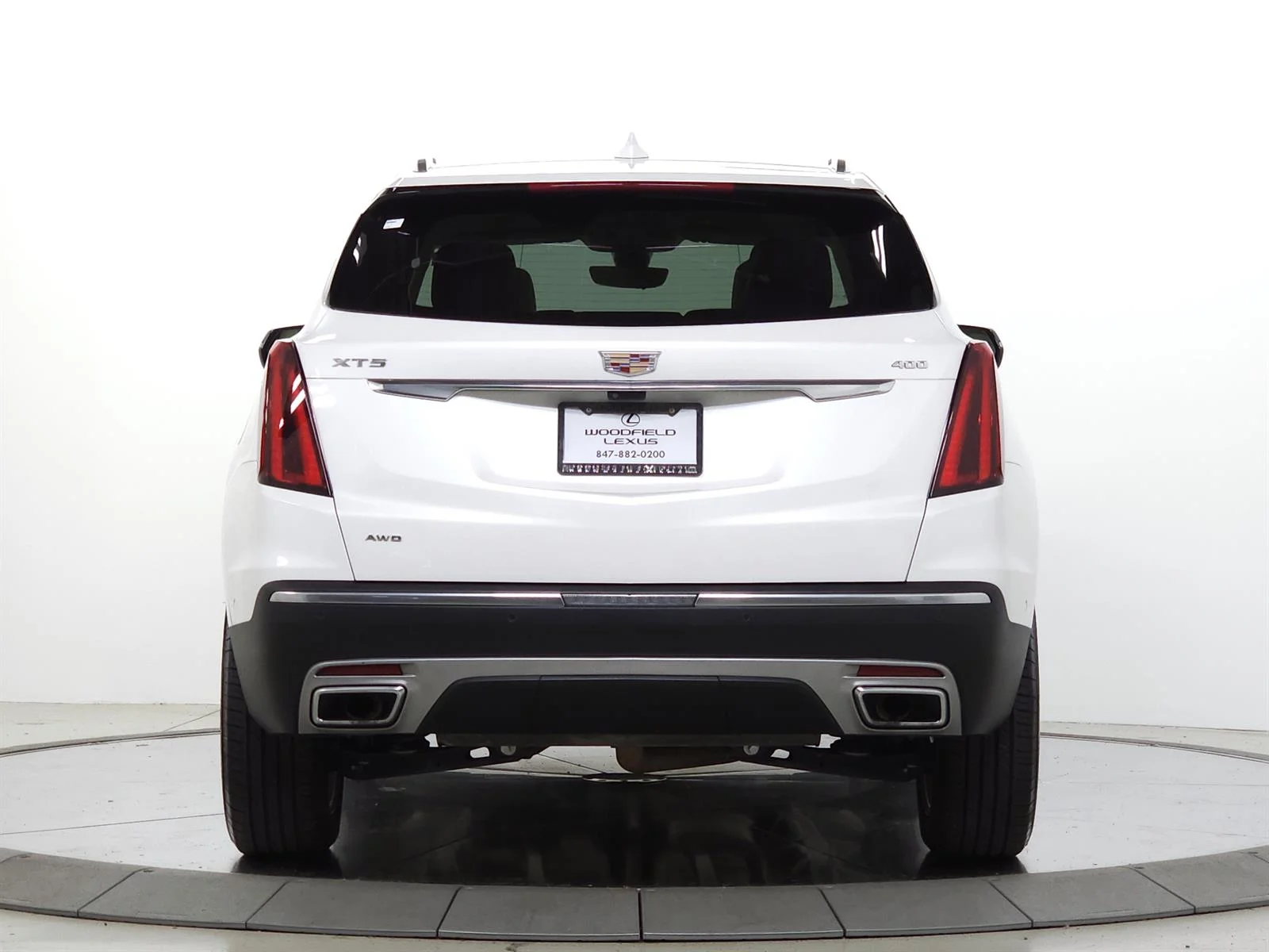 Used 2025 White Cadillac Premium Luxury image 7